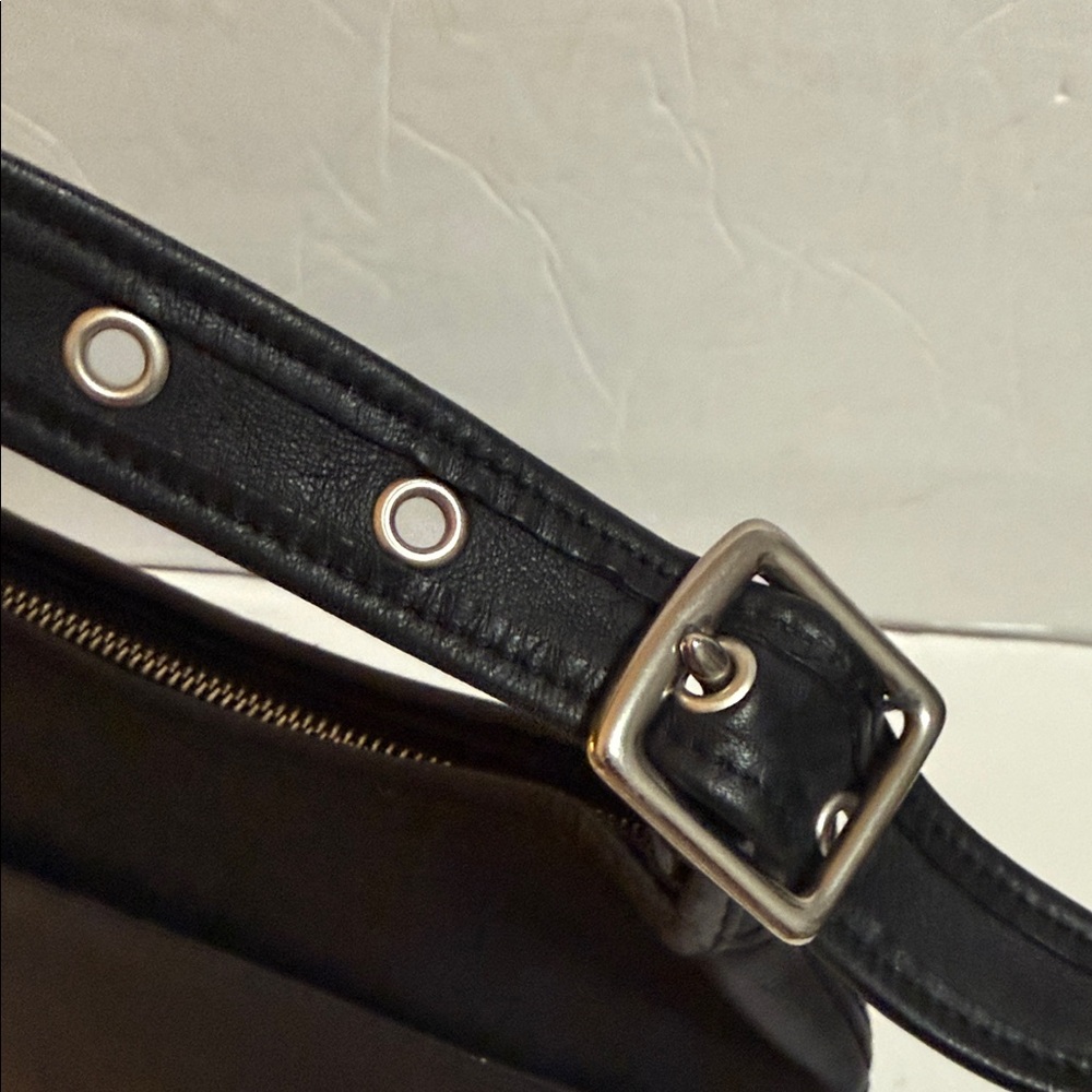 Coach Legacy Black Leather 9136 - Picture 5 of 11